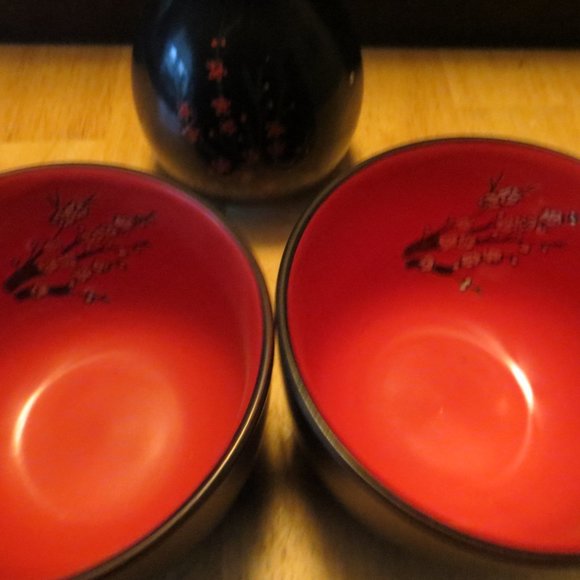3pc. Hand Painted Saki Set - Picture 4 of 6
